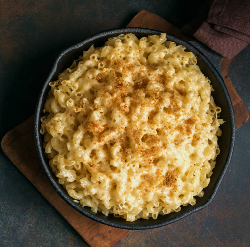 macaroni and cheese in cast iron skillet